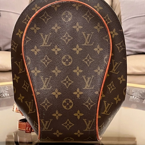 Rare Vintage @louisvuitton ✨ Ellipse backpack